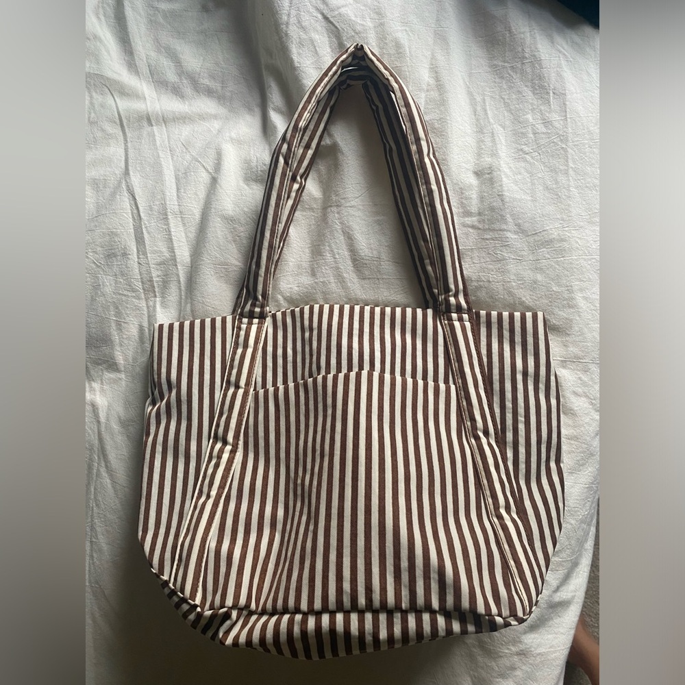 NWT BAGGU mini cloud bag in burgundy/brown stripe. Rare and sold out colorway.